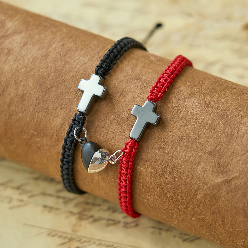 Set de Pulseras Magnéticas de Corazón y Cruz: Símbolo de Unión Sagrada y Amor Duradero