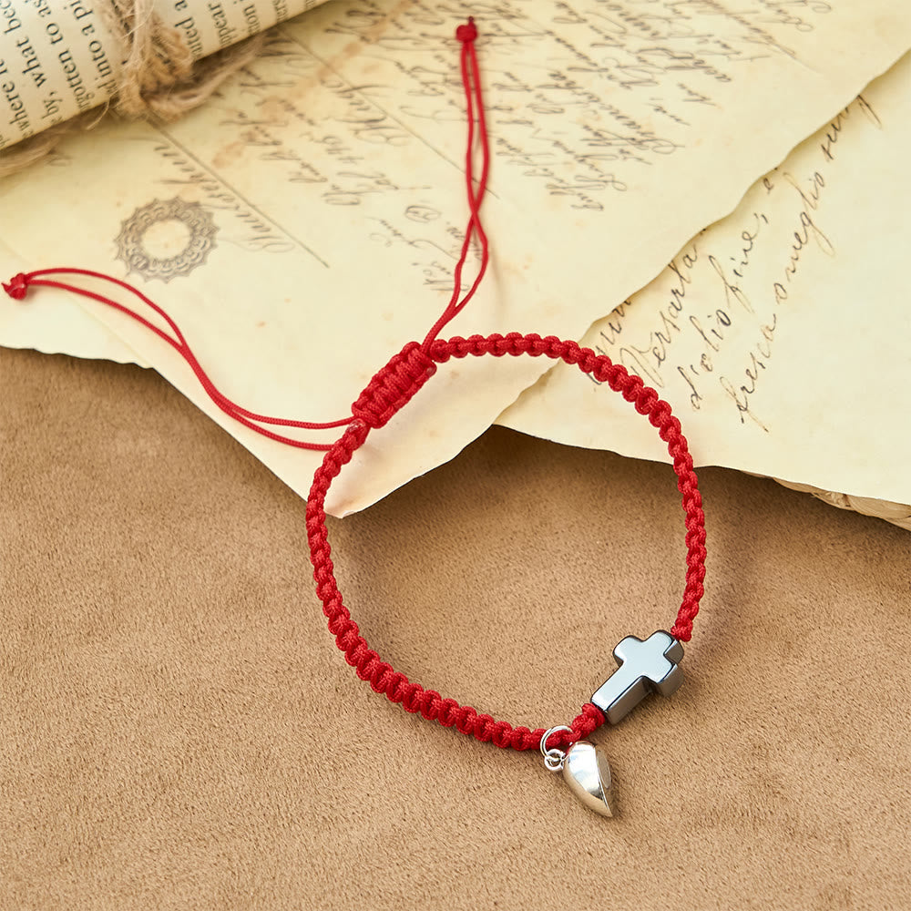 Set de Pulseras Magnéticas de Corazón y Cruz: Símbolo de Unión Sagrada y Amor Duradero