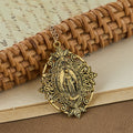 Collar con Medallón de la Virgen en Filigrana: Símbolo de Gracia Maternal y Protección