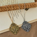 Collar con Medallón de la Virgen en Filigrana: Símbolo de Gracia Maternal y Protección