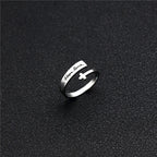 Anillo Abierto de Cruz Fe, Esperanza y Amor: Gracia Divina y Símbolo Eterno
