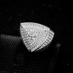Anillo de Banda Escudo de Cruz: Emblema Eterno de Fe y Valor