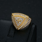 Anillo de Banda Escudo de Cruz: Emblema Eterno de Fe y Valor