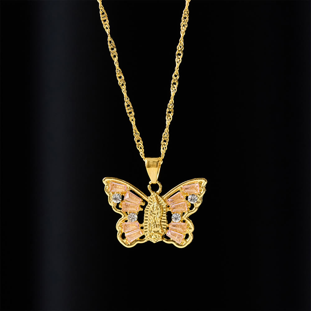 Collar Mariposa de Renacimiento Espiritual: Virgen al Centro y Cadena Trenzada con Cristal