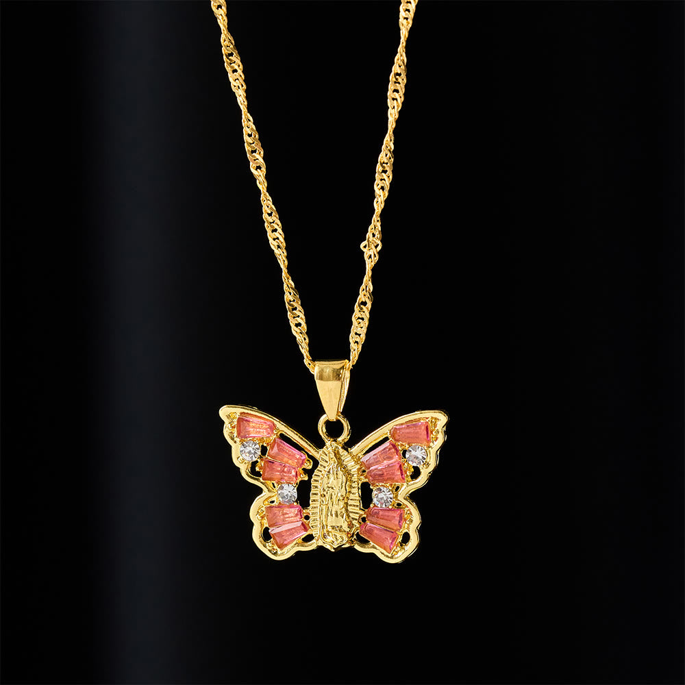 Collar Mariposa de Renacimiento Espiritual: Virgen al Centro y Cadena Trenzada con Cristal