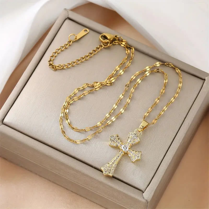 Collar de Cruz de Circonia Radiante: Forja Esperanza y Gracia en Cada Uso