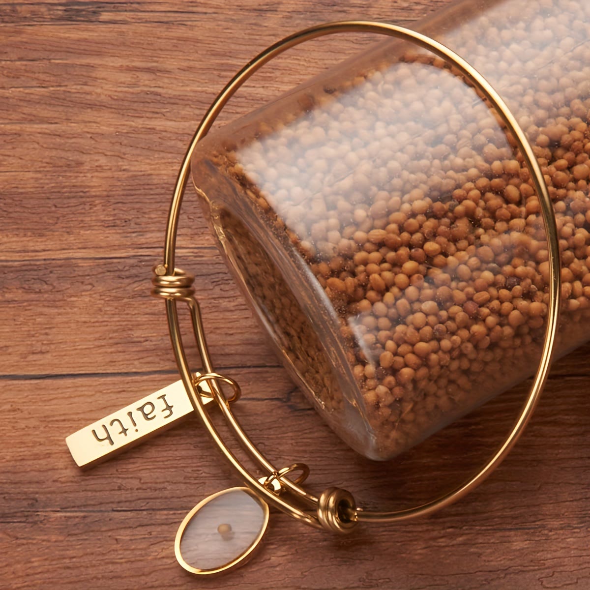 Brazalete con Dije Semilla de Mostaza: Lleva la Fe Cerca del Corazón