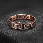 Pulsera de Cadena de Eslabones con Cruz Grabada: Símbolo de Fuerza Divina y Fe