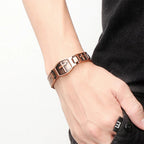 Pulsera de Cadena de Eslabones con Cruz Grabada: Símbolo de Fuerza Divina y Fe