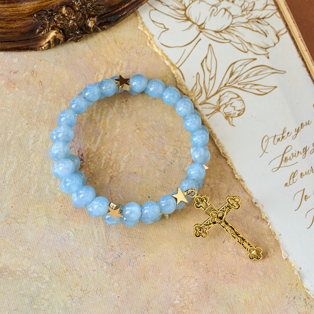 Pulsera Envolvente de Cuentas de Cristal Azul con Separadores de Estrella y Crucifijo Dorado