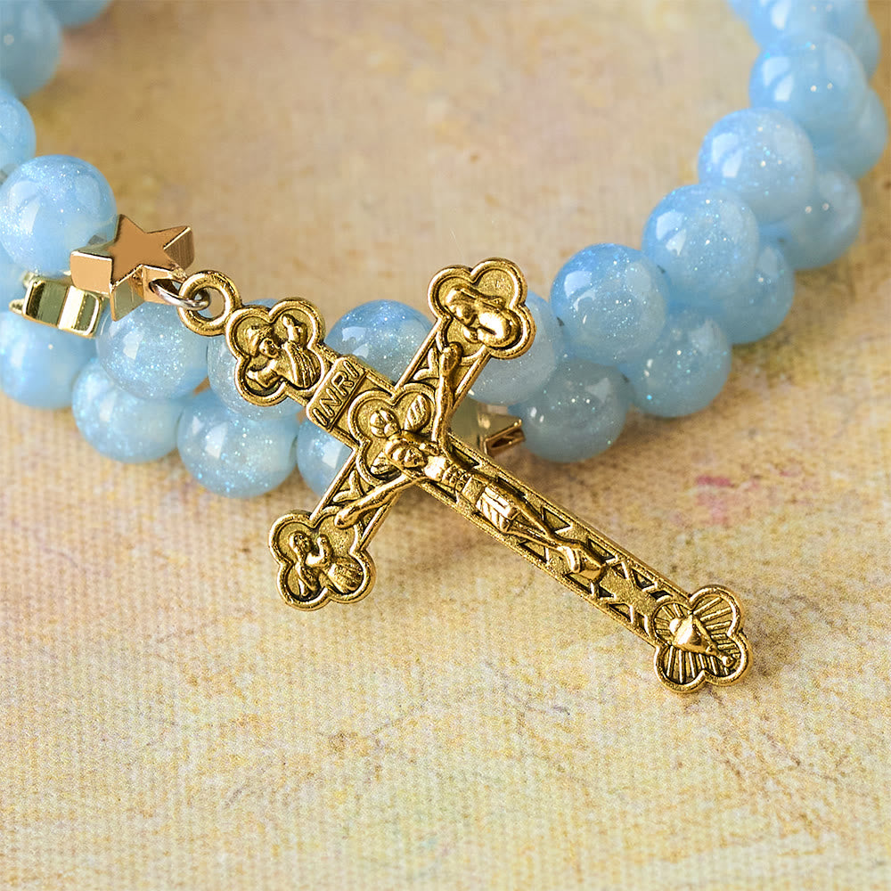 Pulsera Envolvente de Cuentas de Cristal Azul con Separadores de Estrella y Crucifijo Dorado