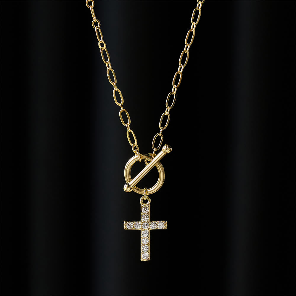 Collar de Cruz con Cierre de Barra y Circonia Pavé: Símbolo de Fe Sagrada y Gracia Natural