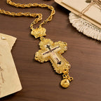 Collar Crucifijo Pectoral Grande y Ornamentado con Corona: Majestad Sagrada y Redención