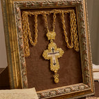 Collar Crucifijo Pectoral Grande y Ornamentado con Corona: Majestad Sagrada y Redención