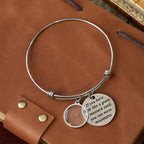 Brazalete Semilla de Mostaza con Dije de Corazón: Símbolo de Fe Inquebrantable y Gracia
