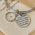 Brazalete Semilla de Mostaza con Dije de Corazón: Símbolo de Fe Inquebrantable y Gracia