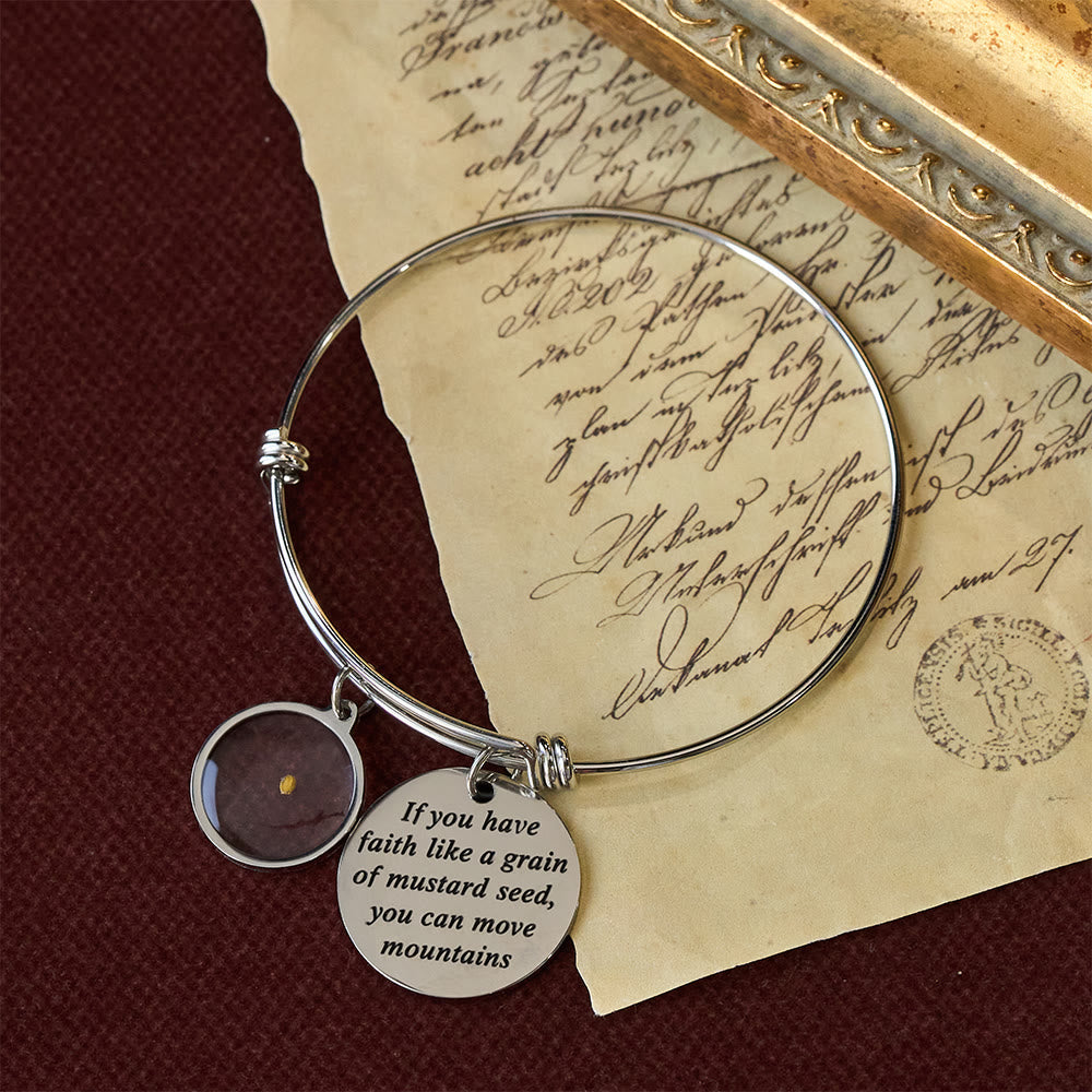 Brazalete Semilla de Mostaza con Dije de Corazón: Símbolo de Fe Inquebrantable y Gracia