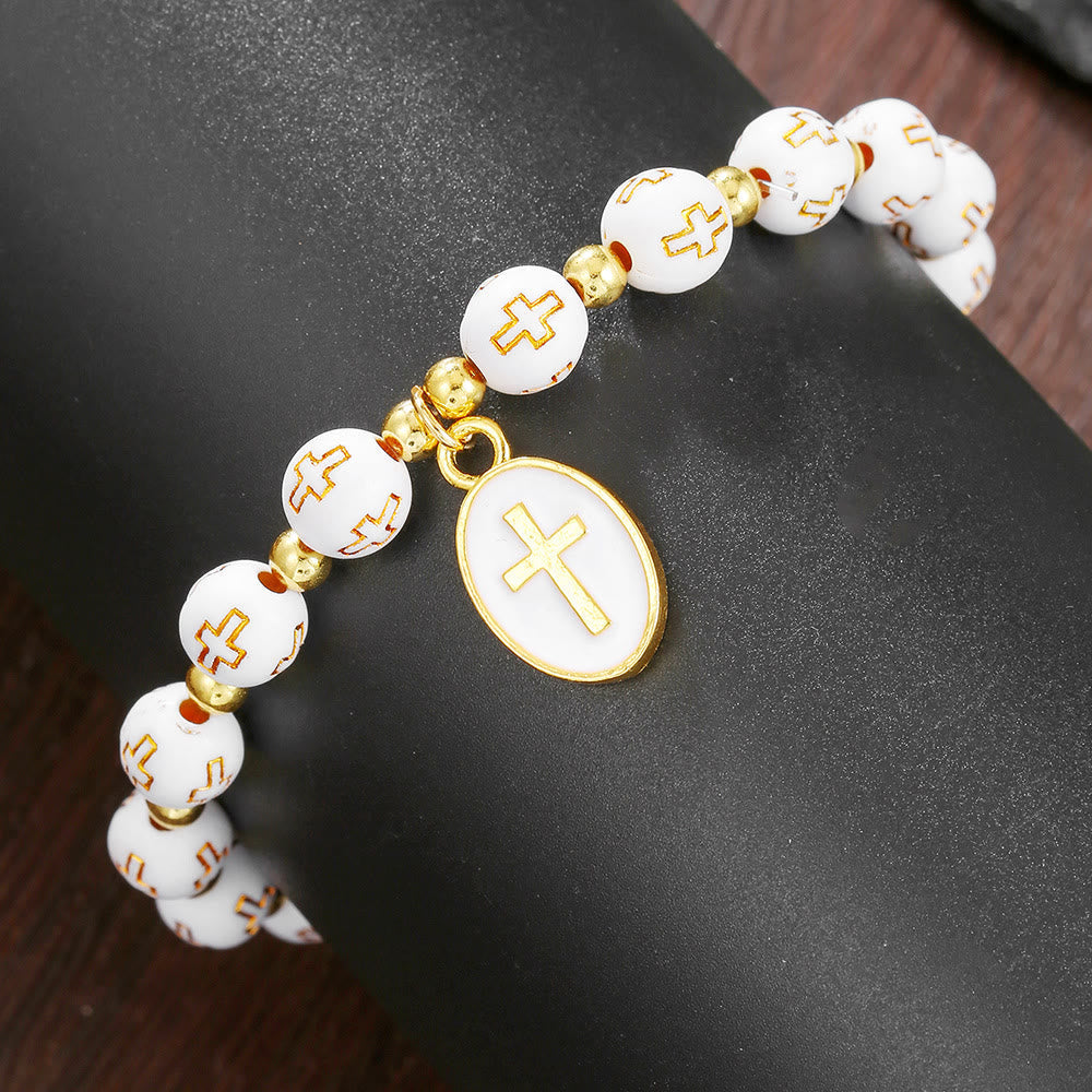 Pulsera de Cuentas de Acrílico Bicolor con Dije de Cruz Esmaltada: Fe Sagrada Diaria