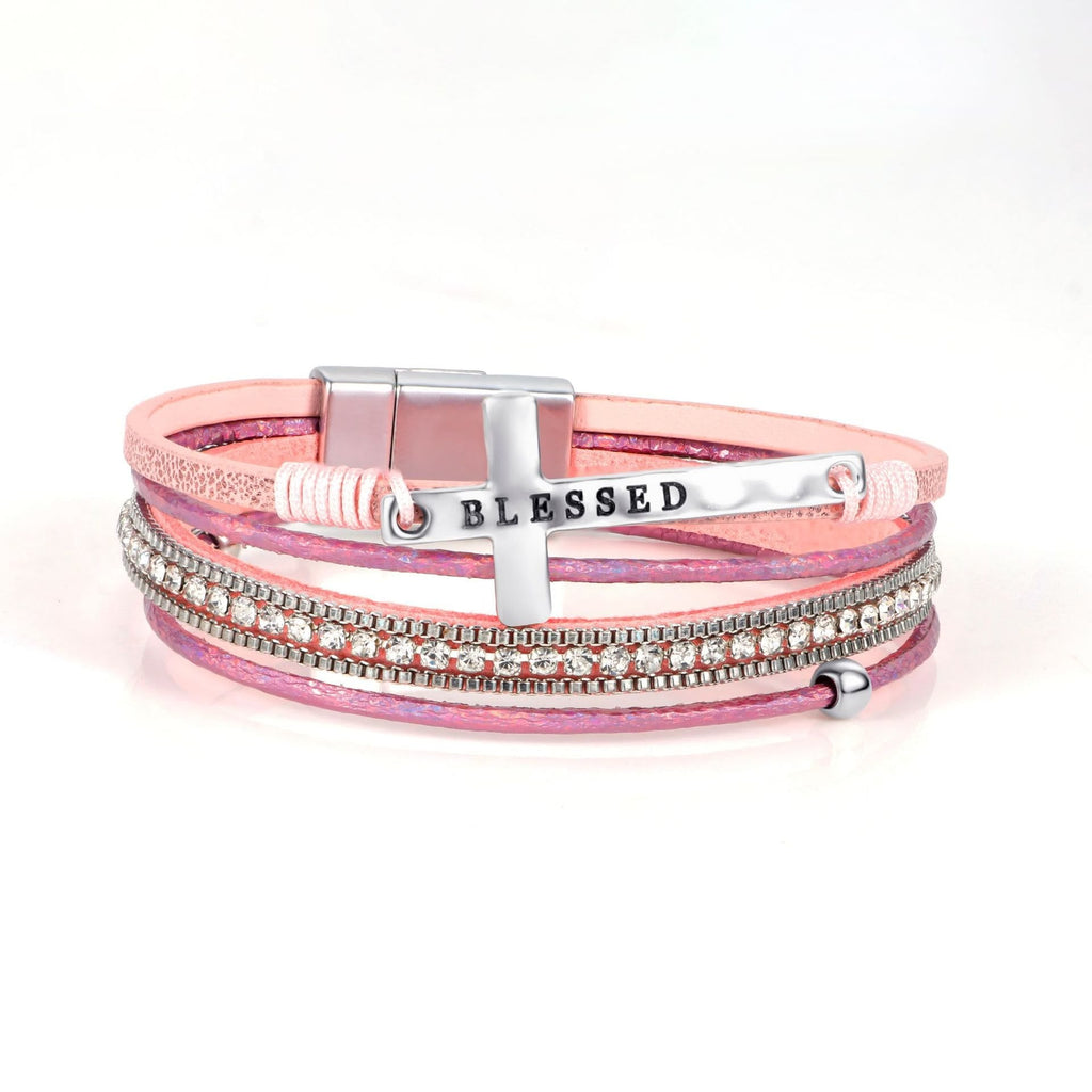 Pulsera de Cuero Multicapa "BENDECIDO" con Cruz y Circonia: Gracia Divina y Gozo Espiritual