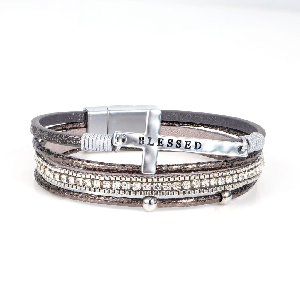 Pulsera de Cuero Multicapa "BENDECIDO" con Cruz y Circonia: Gracia Divina y Gozo Espiritual