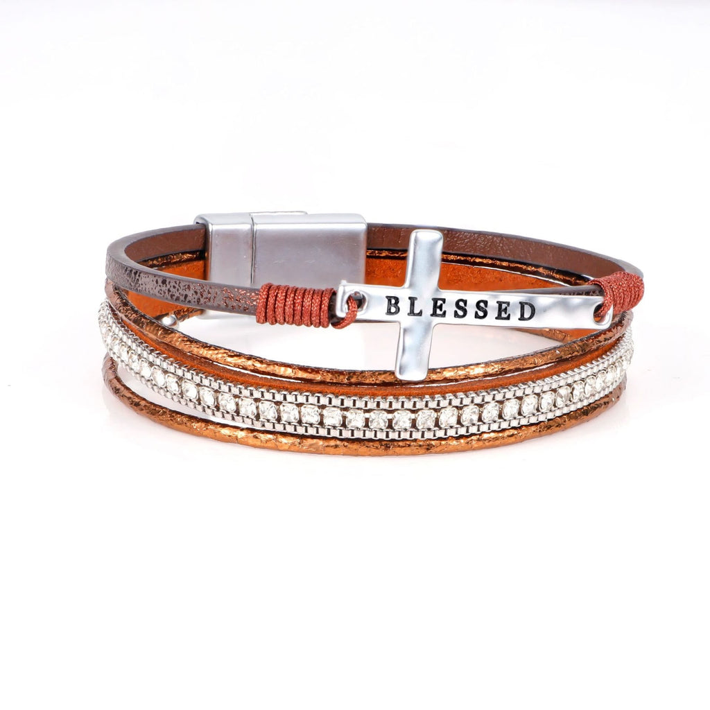 Pulsera de Cuero Multicapa "BENDECIDO" con Cruz y Circonia: Gracia Divina y Gozo Espiritual