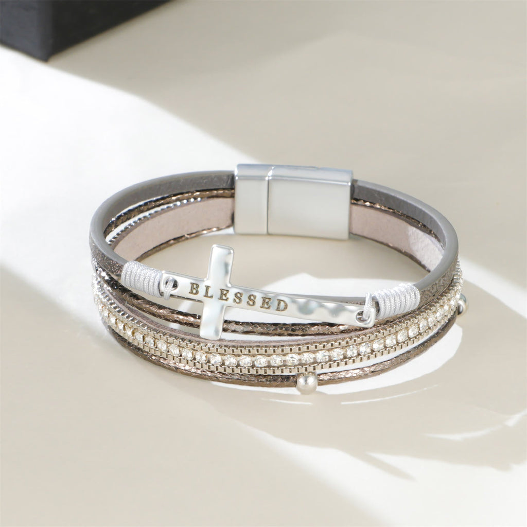 Pulsera de Cuero Multicapa "BENDECIDO" con Cruz y Circonia: Gracia Divina y Gozo Espiritual