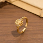 Anillo de Circonia de la Virgen en Filigrana: Emblema de Gracia Mariana y Delicadeza