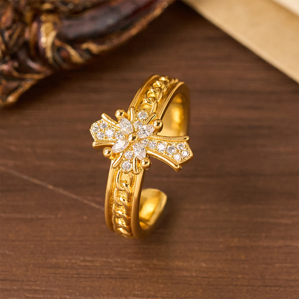 Set de Anillos Flor de Lis de Esmalte con Cruz de Circonia: Emblema de Pureza y Redención Divinas