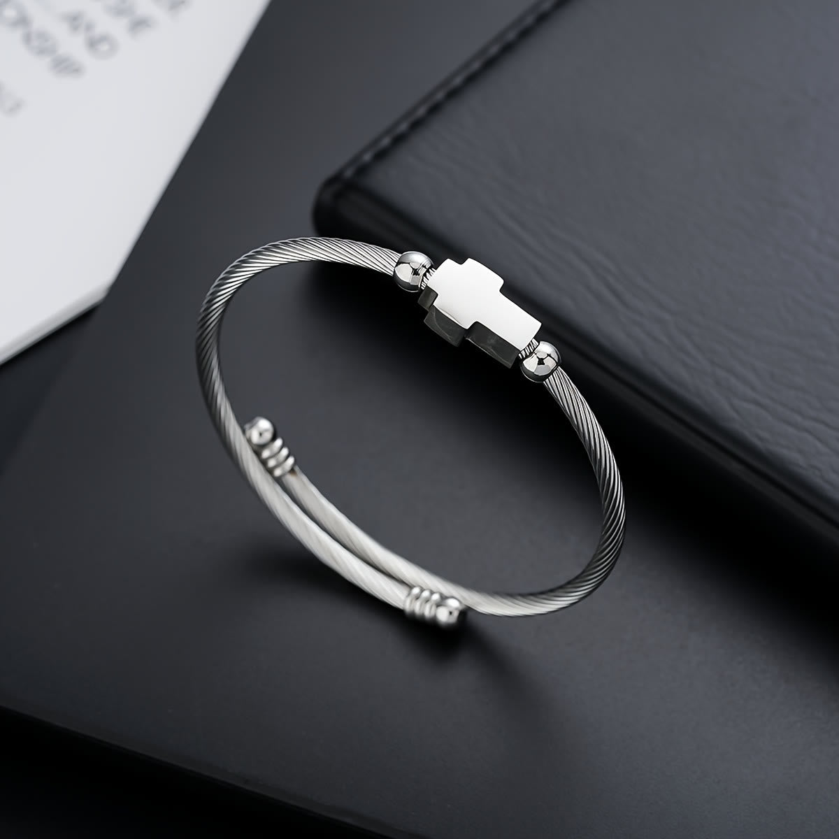 Pulsera de Devoción Diaria con Medalla Milagrosa y Dije Cruz de San Benito