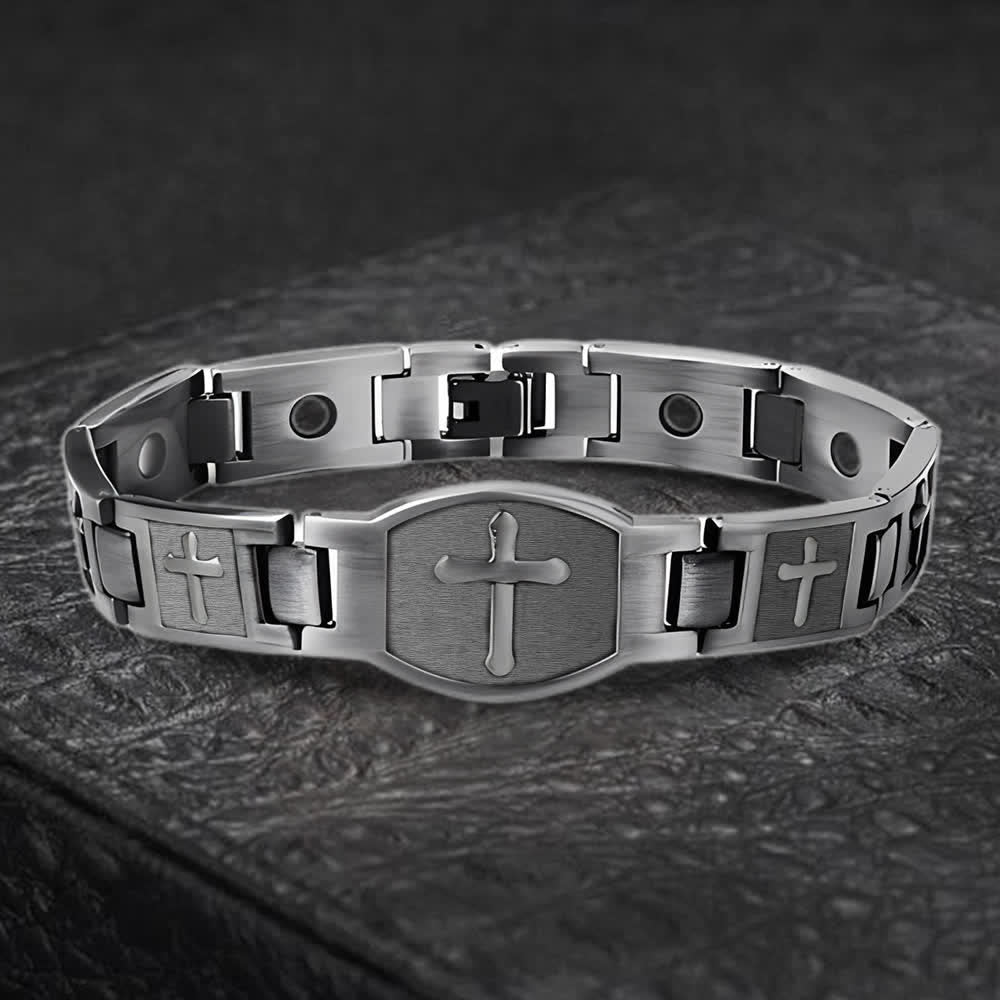 Pulsera de Cadena de Eslabones con Cruz Grabada: Símbolo de Fuerza Divina y Fe
