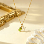 Collar de Fe con Cruz Sagrada y Dije de Gema Rectangular: Símbolo de Gracia Divina y Devoción