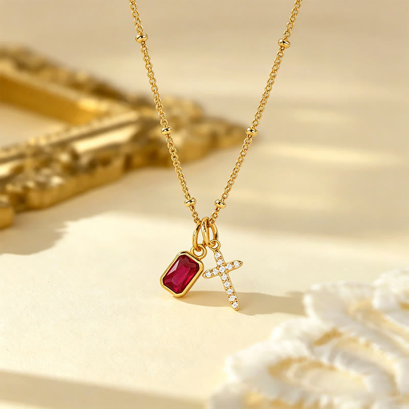 Collar de Fe con Cruz Sagrada y Dije de Gema Rectangular: Símbolo de Gracia Divina y Devoción