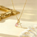 Collar de Fe con Cruz Sagrada y Dije de Gema Rectangular: Símbolo de Gracia Divina y Devoción