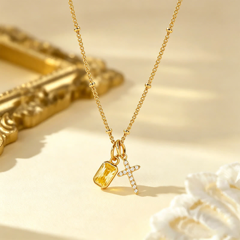Collar de Fe con Cruz Sagrada y Dije de Gema Rectangular: Símbolo de Gracia Divina y Devoción