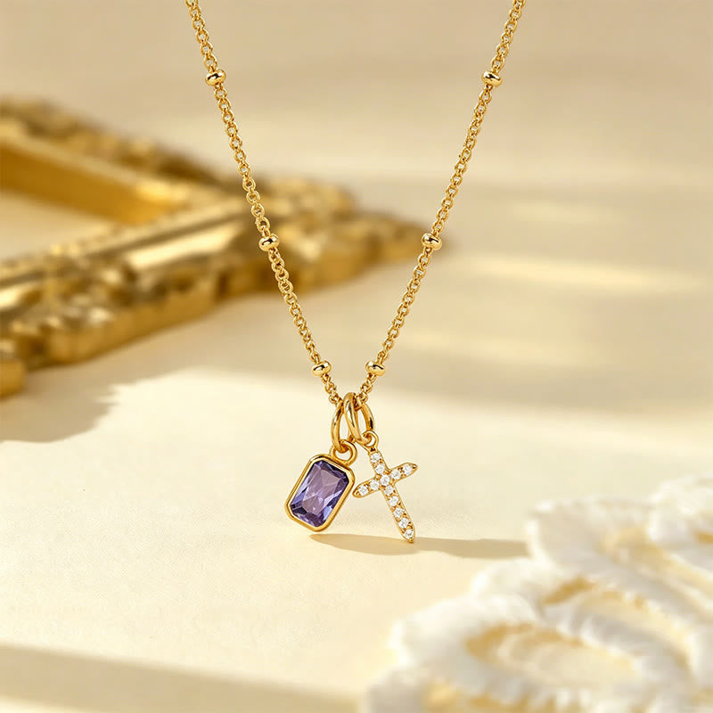 Collar de Fe con Cruz Sagrada y Dije de Gema Rectangular: Símbolo de Gracia Divina y Devoción