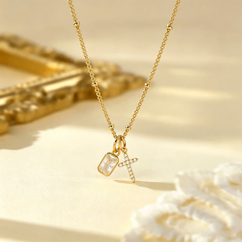 Collar de Fe con Cruz Sagrada y Dije de Gema Rectangular: Símbolo de Gracia Divina y Devoción