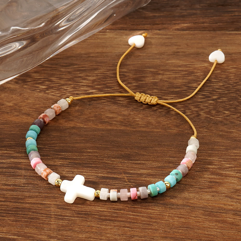 Pulsera de Amistad de Cuentas de Piedra Natural con Cruz Calada: Ícono de Devoción Espiritual