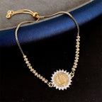 Pulsera de Cuentas con Halo de Circonia y Medalla Milagrosa de la Virgen: Protección y Gracia