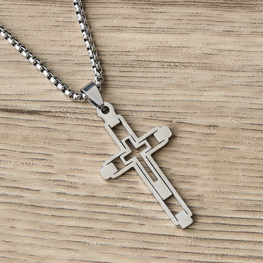 Collar Llamativo de Cruz Geométrica Calada: Emblema de Devoción y Guía Espiritual