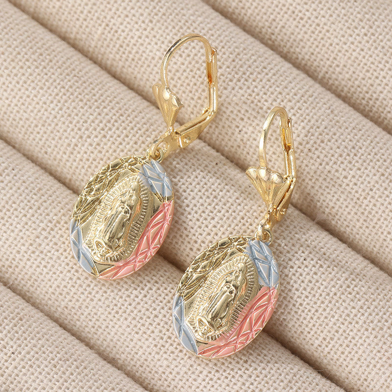 Aretes Colgantes Ovalados de Virgen Ornamentados: Gracia Maternal y Protección Divina