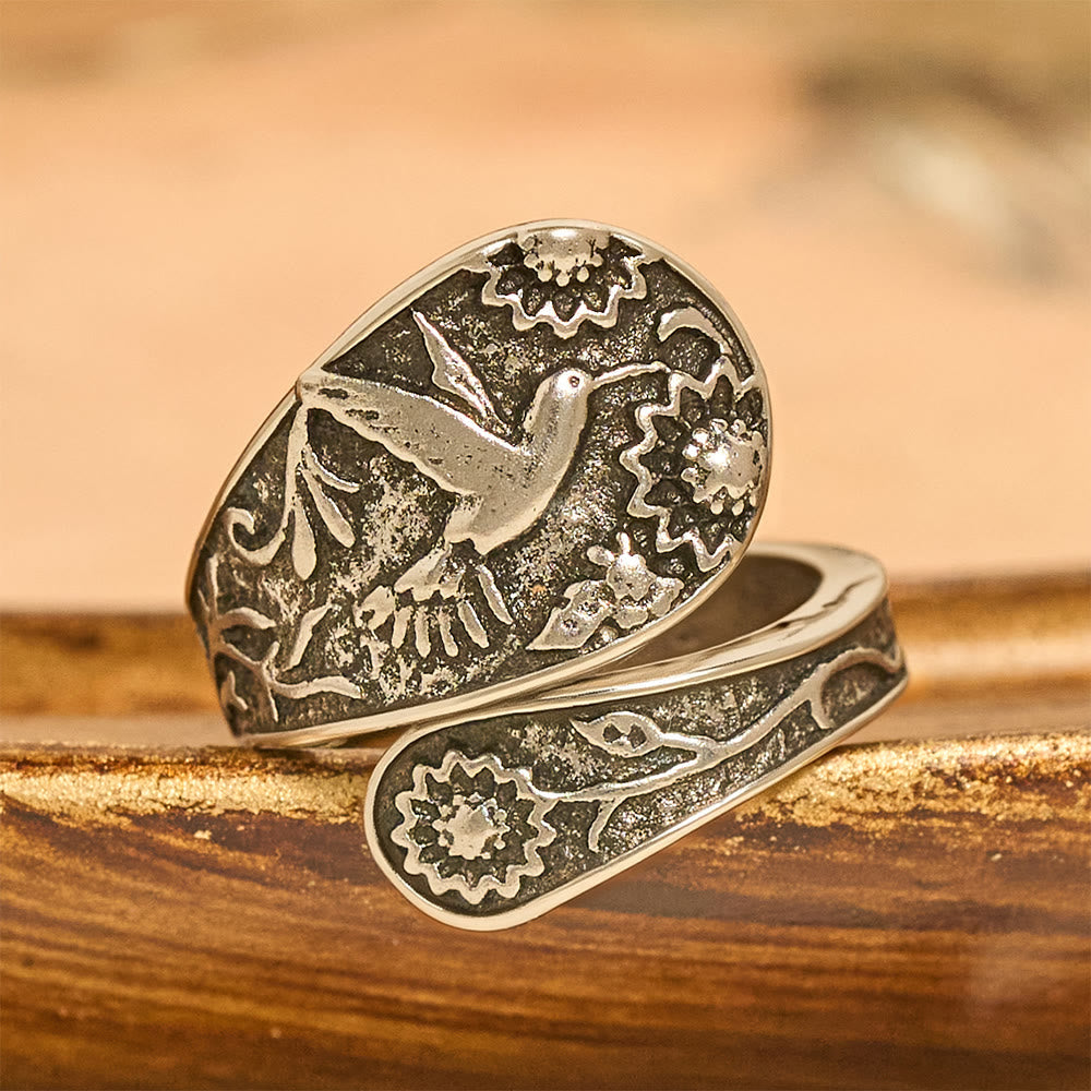 Anillo Envolvente Ajustable Colibrí del Espíritu Santo: Emblema de Gracia Divina y Gozo