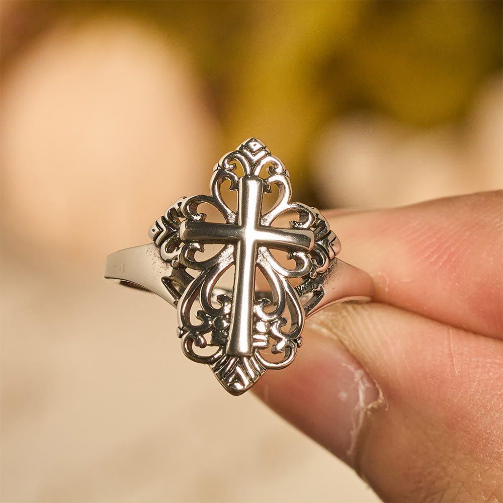 Anillo Abierto de Cruz de Filigrana Patrimonial: Símbolo de Devoción Mariana y Cuidado Divino