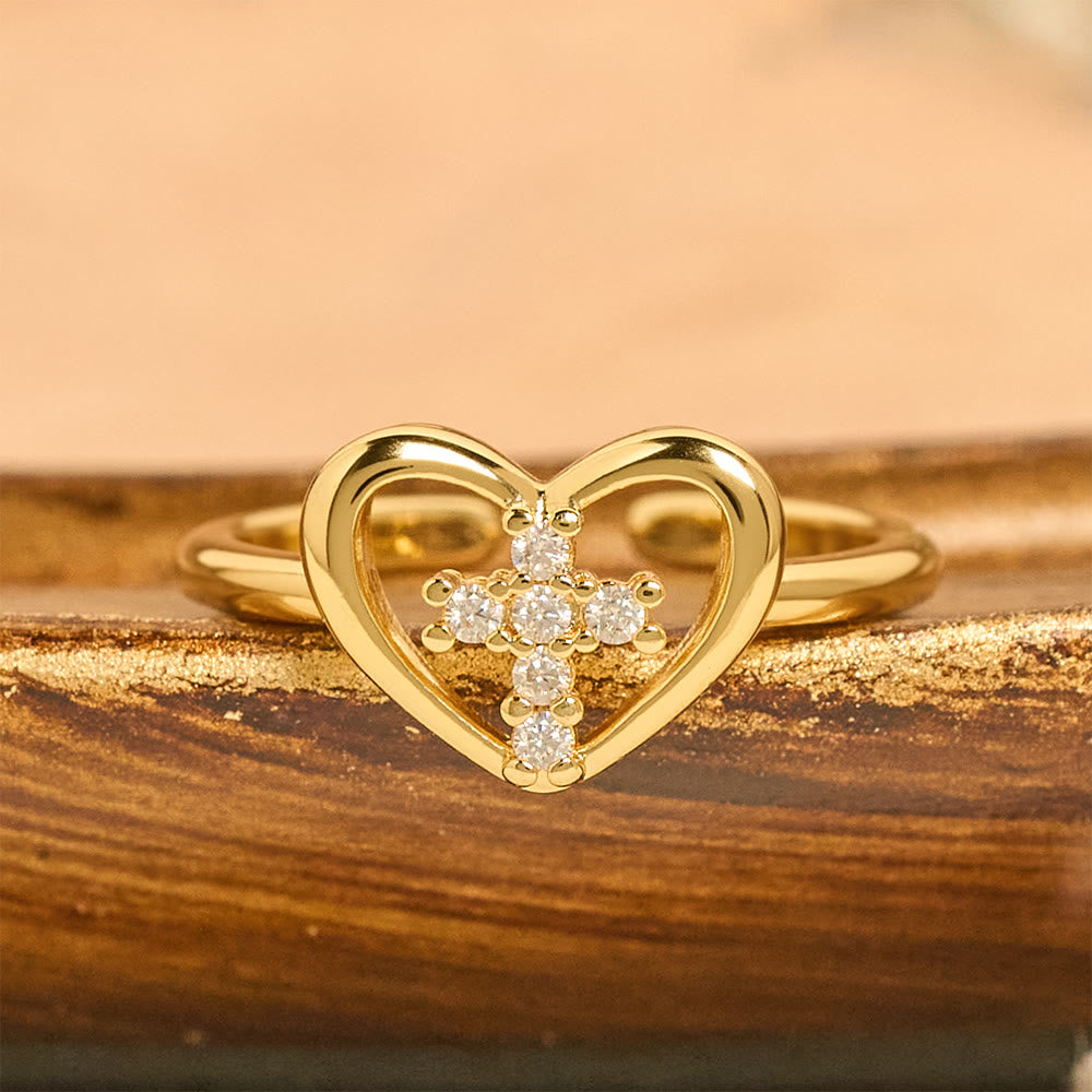 Anillo Abierto Elegante de Corazón y Cruz: Emblema de Fe Devota y Guía Celestial