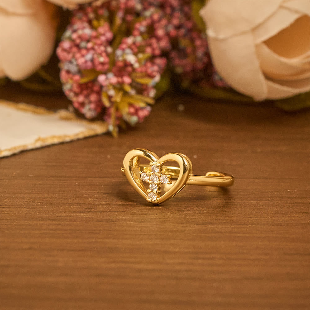 Anillo Abierto Elegante de Corazón y Cruz: Emblema de Fe Devota y Guía Celestial
