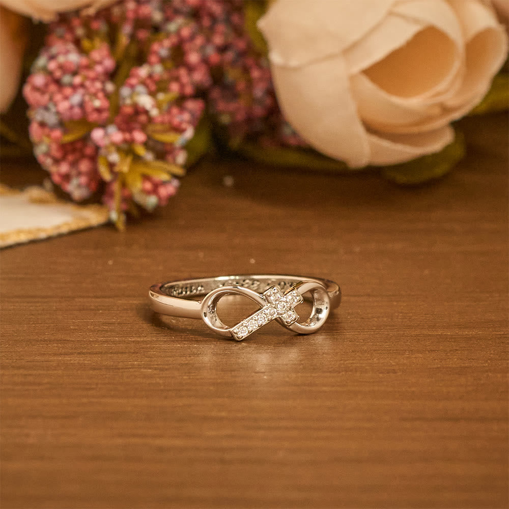 Anillo Abierto de Cruz Infinita con Grabado: Emblema de Fuerza Espiritual y Guía Divina