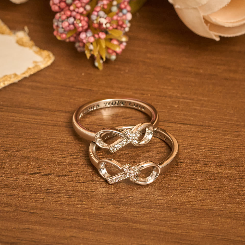 Anillo Abierto de Cruz Infinita con Grabado: Emblema de Fuerza Espiritual y Guía Divina