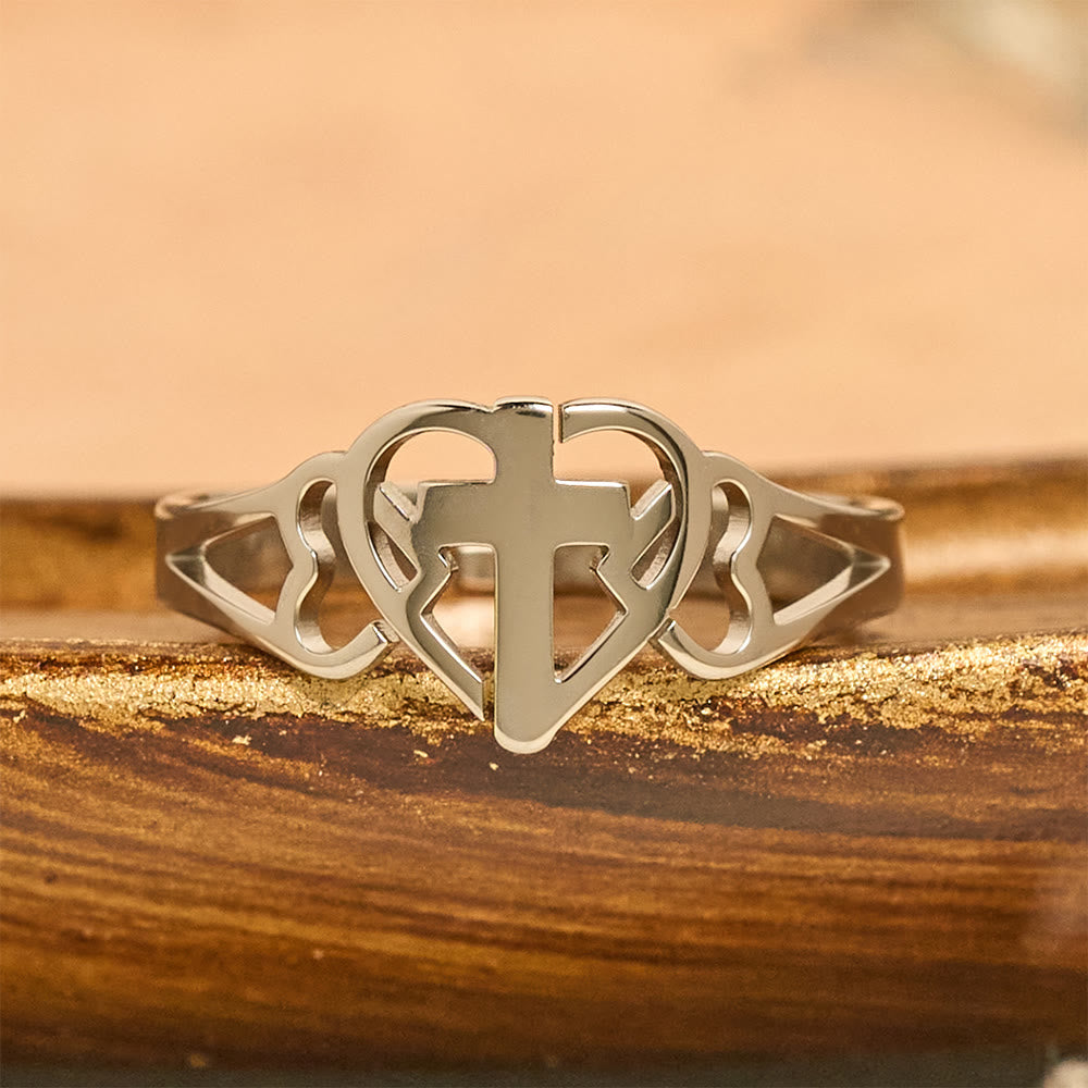 Anillo Ajustable Eterno de Corazón y Cruz: Regalo de Gracia e Intercesión Divina