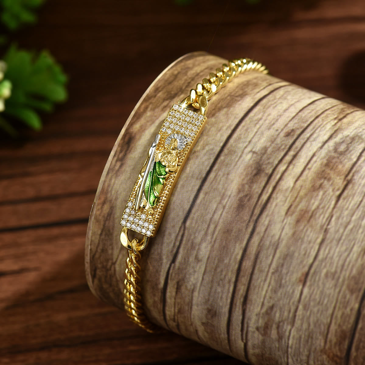 Colección de Pulseras de San Judas Bañadas en Cobre: Emblema de Esperanza y Gracia Milagrosa