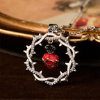 Collar Bicolor del Sagrado Corazón Coronado de Espinas: Emblema del Amor Divino