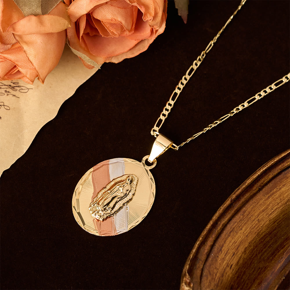 Collar con Medallón Ovalado Radiante de la Virgen María en Cuatro Estilos: Bendición Celestial
